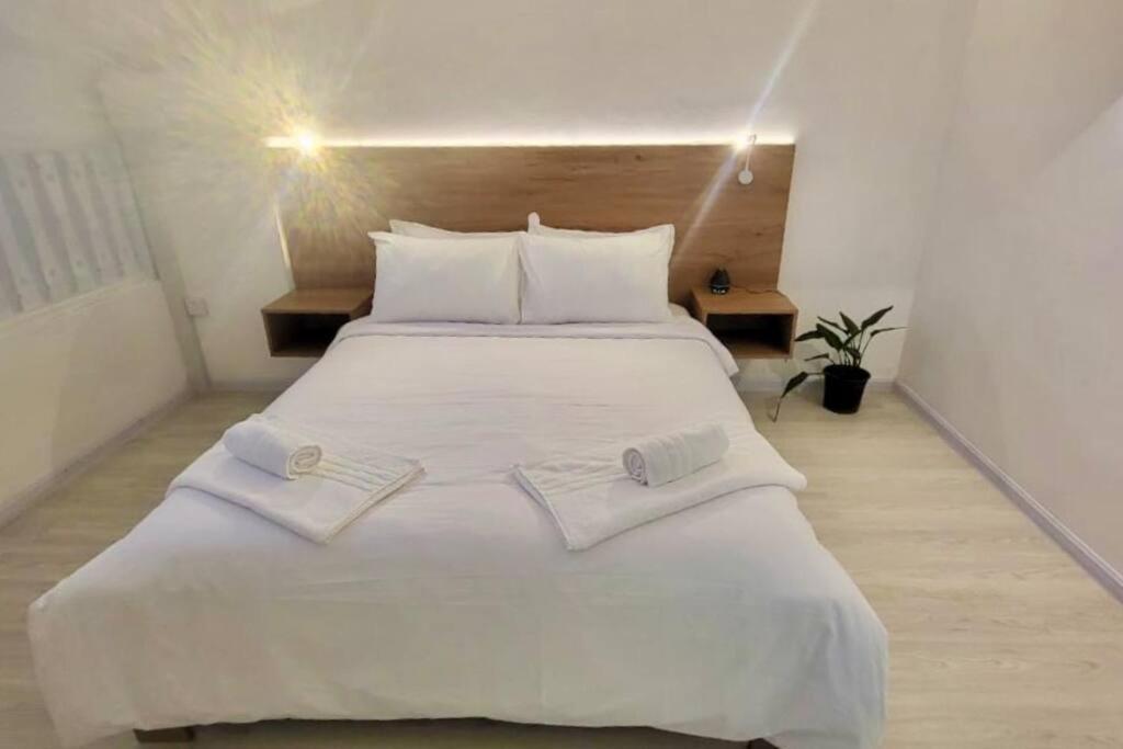 3 Bedroom Beachside Apartment - 30 Secs From Beach Flic-en-Flacq Exterior foto